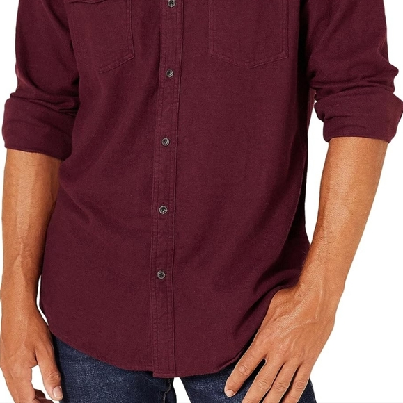 Amazon Essentials Men's Regular-Fit Long-Sleeve Two-Pocket Flannel Shirt - Picture 6 of 11